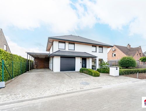                                         Villa à vendre à Oostrozebeke, € 595.000
