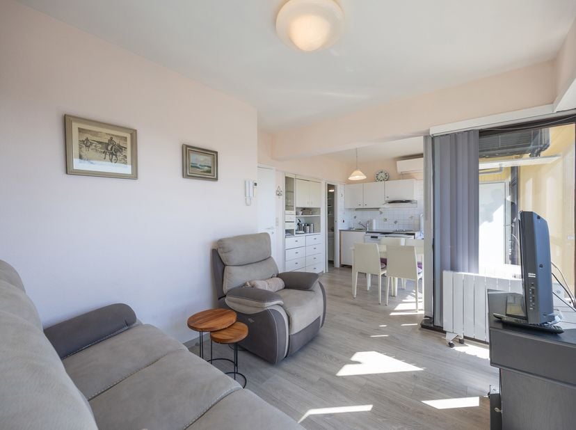 Appartement ensoleillé avec 1 chambre au 8e étage à Westende-Bains.<br />
Découvrez cet agréable appartement d’une chambre, idéalement situé au huitiè