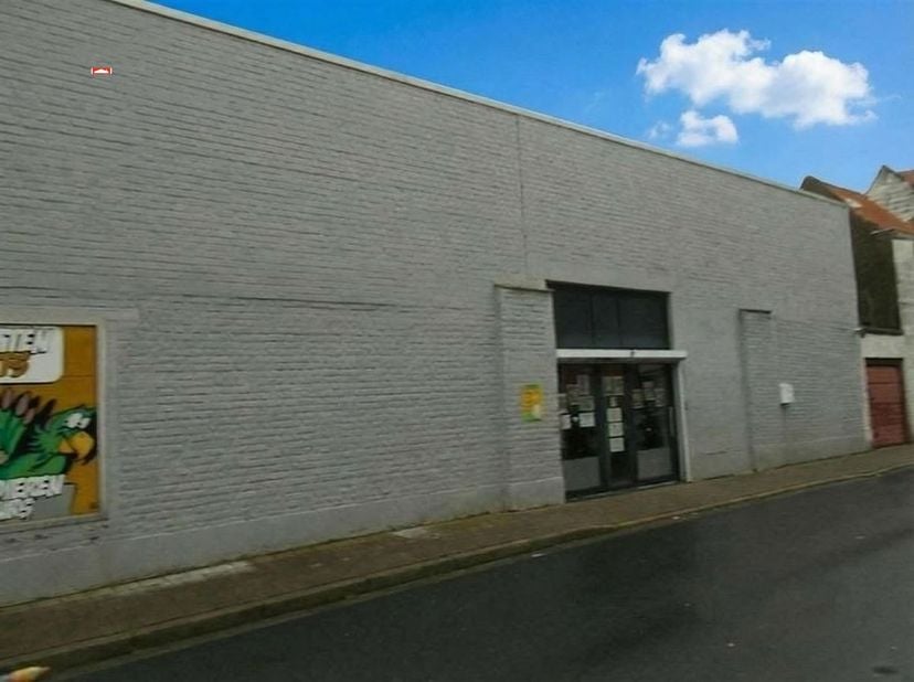 Bien professionnel à louer
                    à 8930 Menen