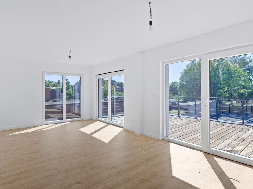 2 slaapkamer appartement in centrum Geel.<br />
 Dit appartement bevindt zich op de 1ste verdieping. Volledig gerenoveerd in 2025 en geniet van vloer