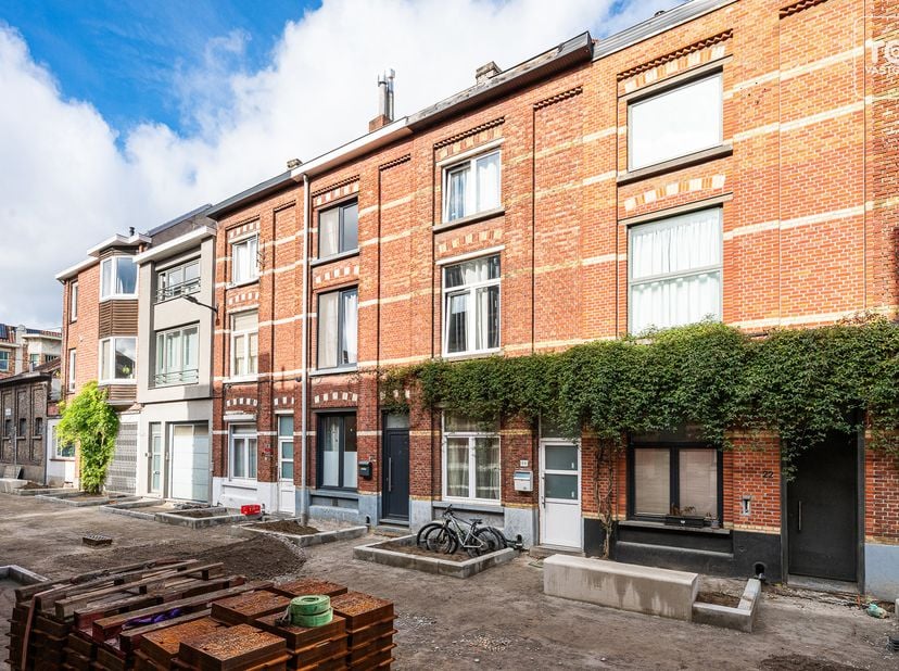 Huis te koop in Jacob van Maerlantstraat 24,
                    9000 Gent