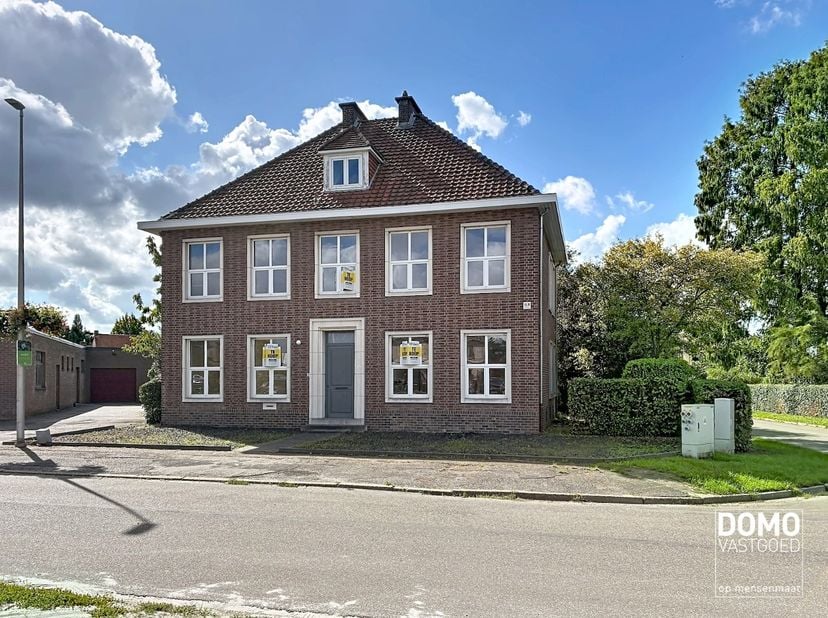 Huis te koop in Sint-Jozefsplein 6,
                    3511 Kuringen