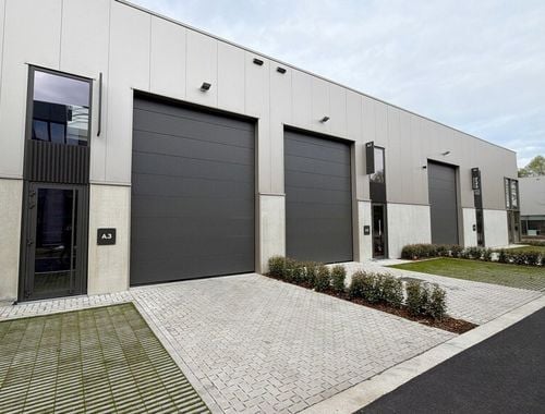                                         Bedrijfsgebouw te koop in Bornem, € 470.800

