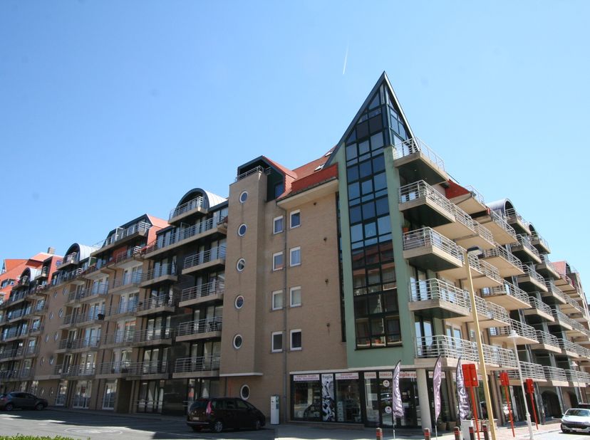 Studio très confortable avec coin nuit à louer à l'année dans la résidence Apollo 8 à Nieuwpoort-Bad.<br />
Vous pourrez profiter de votre terrasse en