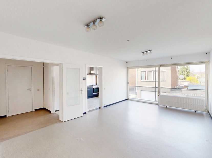 Antoine Immo Nandrin heeft het genoegen dit appartement in zeer goede staat voor te stellen, gelegen op de 1e verdieping, op de hoogtes van Seraing, v