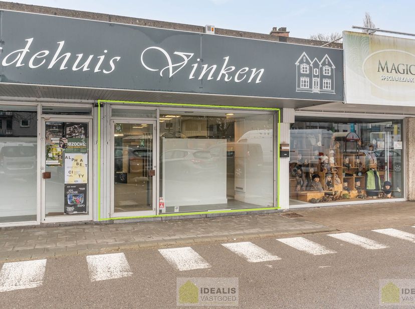 ZEER CENTRAAL GELEGEN HANDELSRUIMTE TE PELT (NEERPELT) MET PARKING VOOR DE DEUR! Deze handelsruimte met een oppervlakte van ca.90m² gelegen te Kempenp
