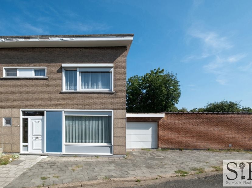 Ben je op zoek naar een ruime woning met 3 slaapkamers, tuin en garage op fietsafstand van Mechelen centrum en alle belangrijke invalswegen vlakbij? D