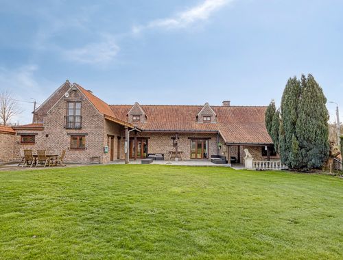                                         Fermette te koop in Nieuwenhove, € 720.000
