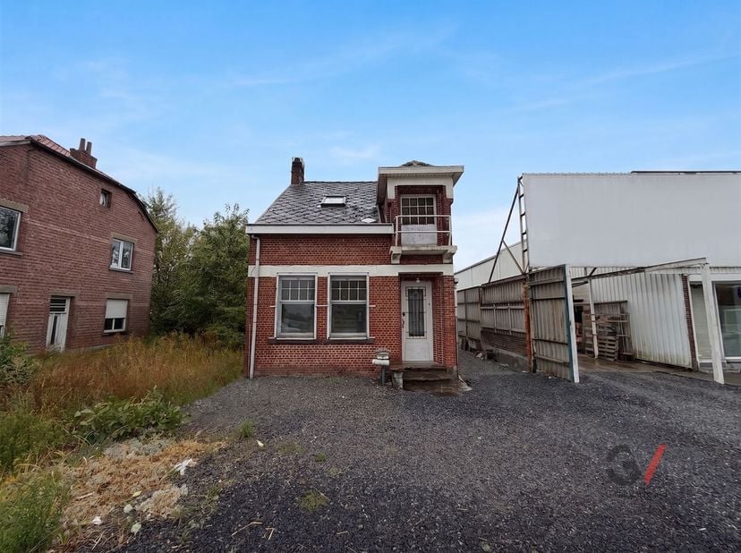 Op zoek naar een woning waar je volledig je eigen stempel op kunt drukken? Dan is dit bijzondere renovatieproject in Boortmeerbeek misschien wel preci