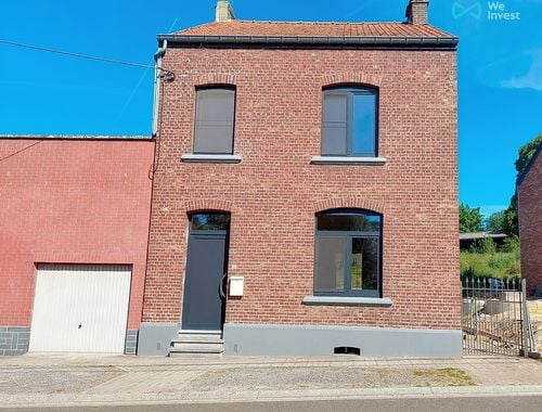                                         Maison à louer à Petit-Hallet, € 1.050
