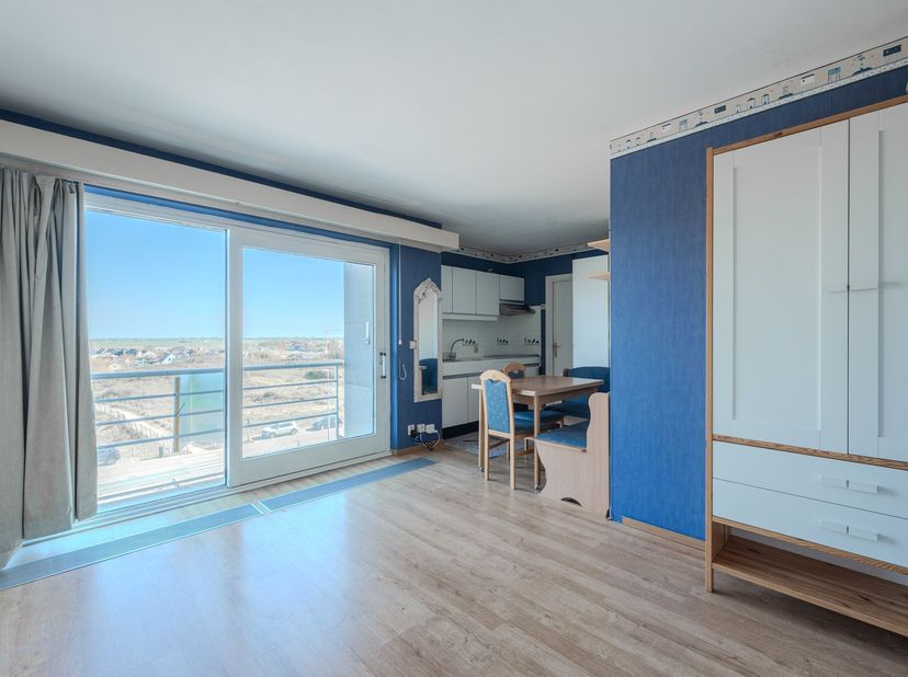 Cette studio est située sur la digue 275 à Middelkerke, dans la résidence The Manager, un immeuble soigné avec une magnifique et unique piscine commun