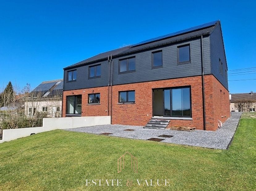 Estate &amp;amp; Value vous présente cette nouvelle maison de 160m² habitables, composée d'un vaste séjour lumineux et de 4 grandes chambres. Les finition