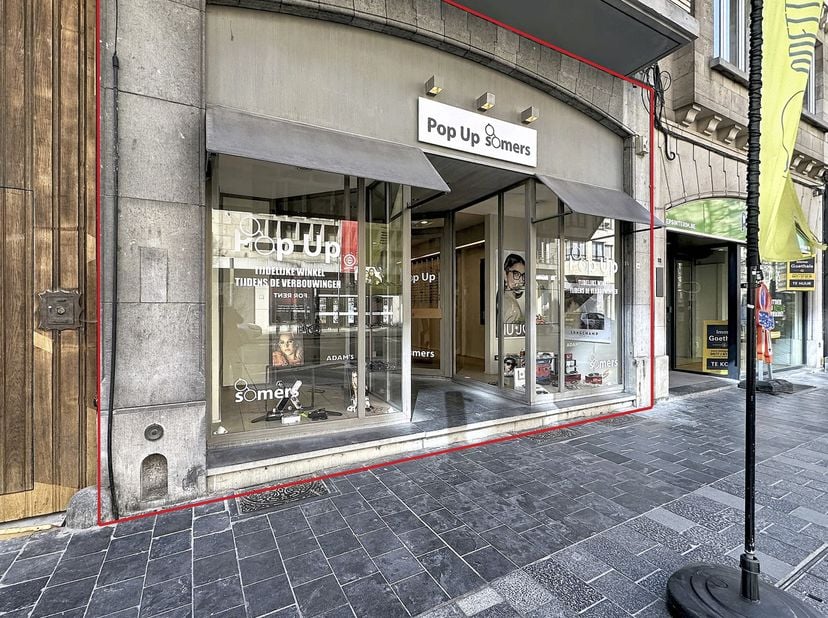 Bedrijfsvastgoed te huur in Doorniksestraat 14,
                    8500 Kortrijk