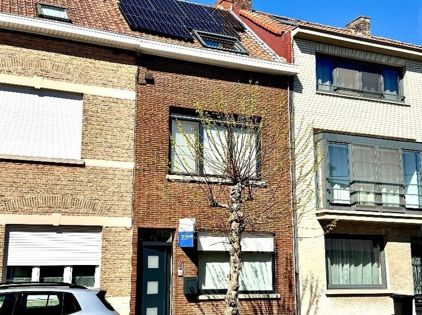 Huis te koop in Edgar Tinellaan 21,
                    8500 Kortrijk