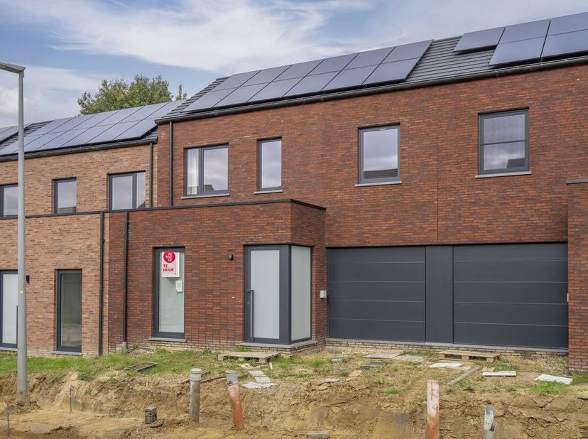 Op't Hoge à Courtrai, nous vous proposons cette belle maison spacieuse de trois chambres. Avec une finition haut de gamme, des panneaux solaires et un