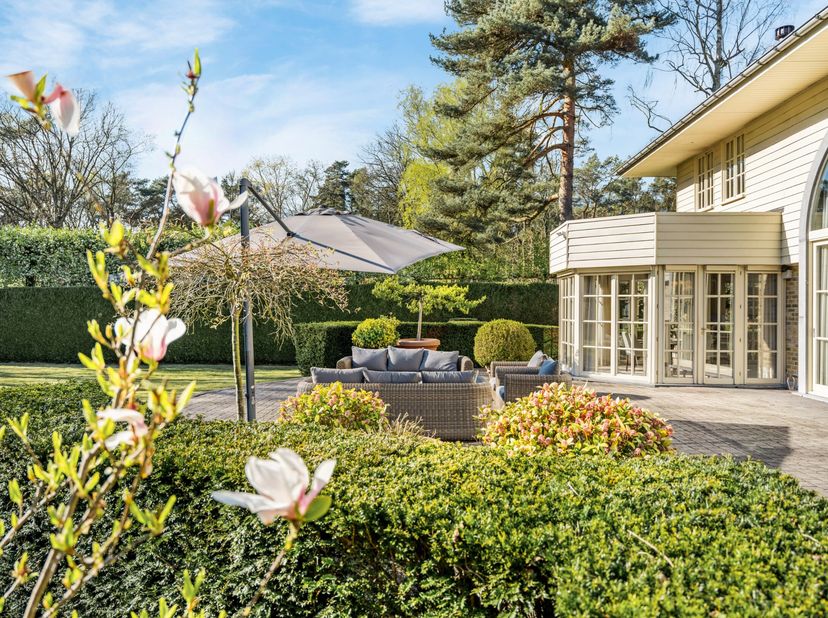 Deze prachtige villa met een "open space"-concept in Kapellen is een droomhuis voor iedereen die op zoek is naar luxe en comfort.<br />
De woning, geb