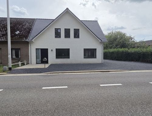                                         Maison à louer à Opgrimbie, € 1.250
