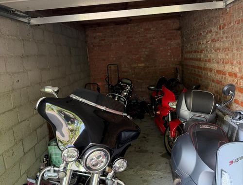                                         Garagebox te koop in Sint-Kruis, € 45.000
