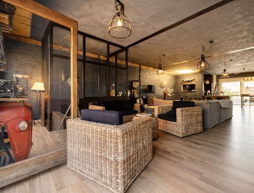                                         Opslagplaats te koop in Moeskroen, € 420.000
