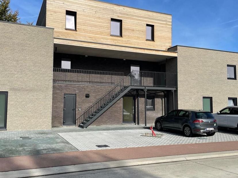 Bent u op zoek naar een parkeerplaats voor eigen gebruik of als investering aan de rand van Aalst, in Hofstade? Dan bent u hier aan het juiste adres!<