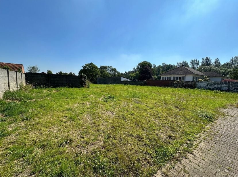 Terrain à vendre
                    à 3700 Koninksem