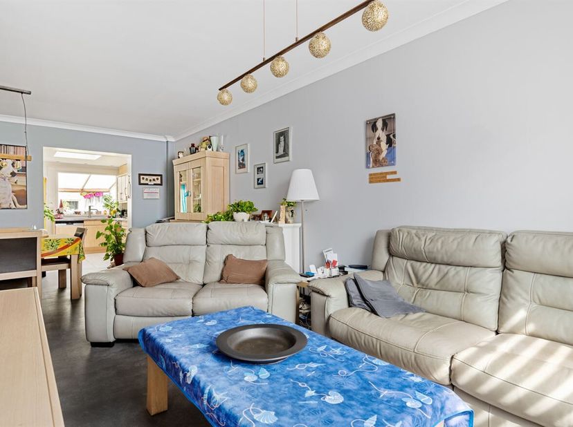 Logement idéal pour jeunes ménages avec grenier aménagé<br />
Situation : quartier de Luchtbal, au calme mais à proximité de la Noorderlaan et du péri