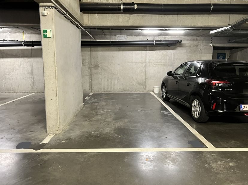 Garage te huur in Peperstraat 8,
                    9000 Gent
