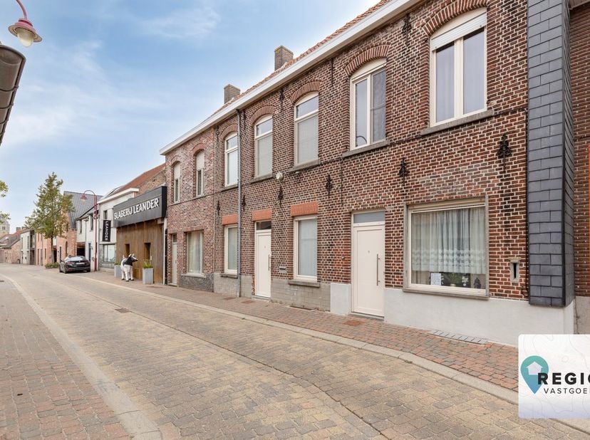 Op zoek naar een centraal gelegen, charmante woonst met verrassend veel ruimte?<br />
&amp;nbsp;<br />
Een thuis waar winkels, school, horeca en andere da