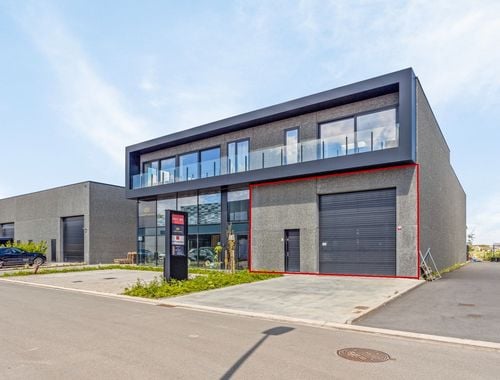                                         Entrepôt sans bureau à louer à Overmere, € 1.150
