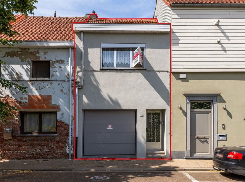 Maison à rénover avec garage, jardin et de nombreuses possibilités<br />
Située dans un endroit facilement accessible sur l'Oude Baan à Rumst, cette m