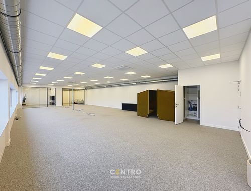                                         Espace de bureaux à louer à Brugge, € 1.585
