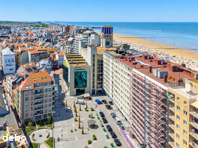 Modern appartement met zicht op het Casinoplein –&amp;nbsp; ideaal als vaste woonst of als investering.&amp;nbsp;<br />
Ontdek dit charmante en instapklaar ap