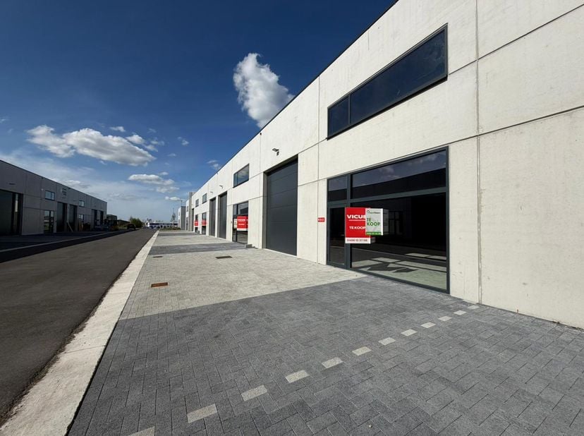 Bien professionnel à vendre
                    à 8480 Ichtegem