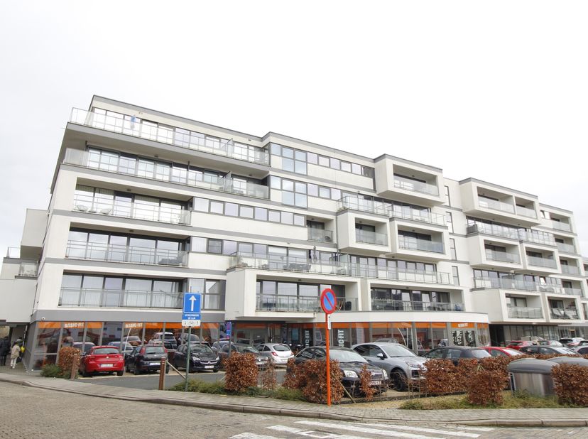 Garage te huur in Stationsplein 25,
                    9470 Denderleeuw