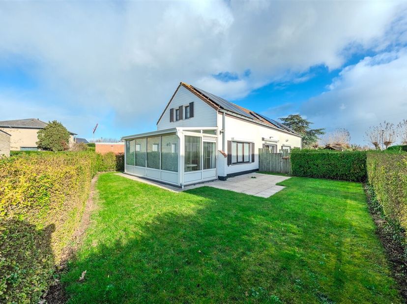 MAISON À WESTENDE<br />
Bienvenue dans cette belle maison de vacances située dans la charmante ville côtière de Westende. Cette maison de vacances mod