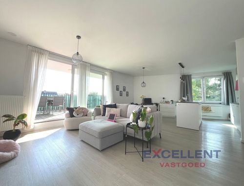                                         Appartement à louer à Deinze, € 775
