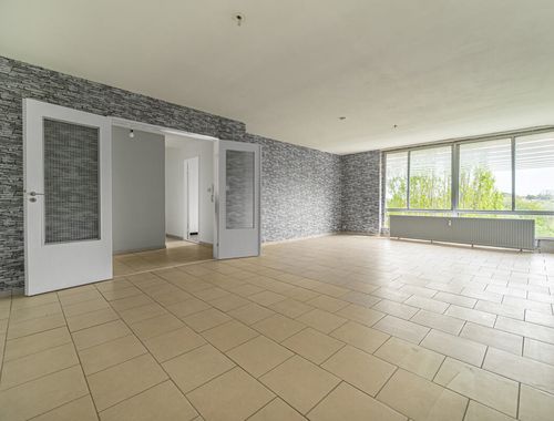                                         Appartement à vendre à Mont-sur-Marchienne, € 128.000
