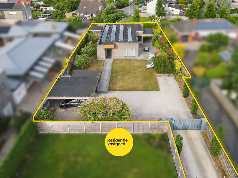 Deze instapklare alleenstaande bungalow is gelegen op een royaal perceel en biedt een uitzonderlijke combinatie van ruimte, comfort en gelijkvloers wo