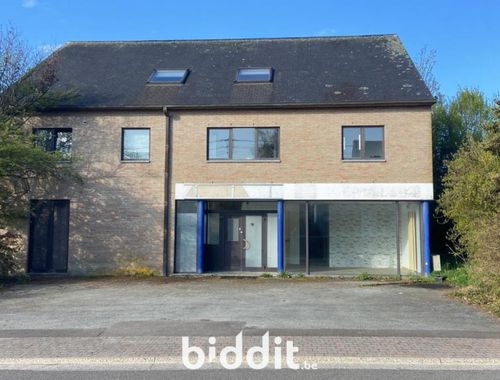                                         Appartementsgebouw te koop in Libramont, € 400.000
