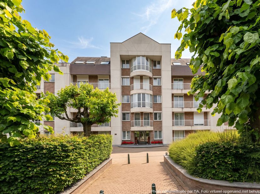WOLUWE-SAINT-LAMBERT, situé dans un clos calme et verdoyant à proximité immédiate des commerces, transports et autres facilités, superbe PENTHOUSE (3c