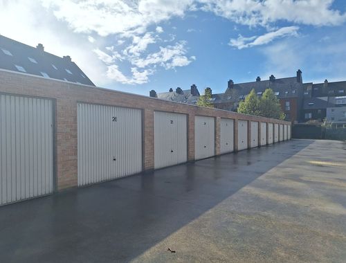                                         Garage à louer à Hasselt, € 85

