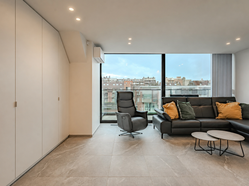 Bel appartement de deux chambres situé aux cinquième et sixième étages de la résidence Lectus à Nieuport, Franslaan 58, près de la rue commerçante et