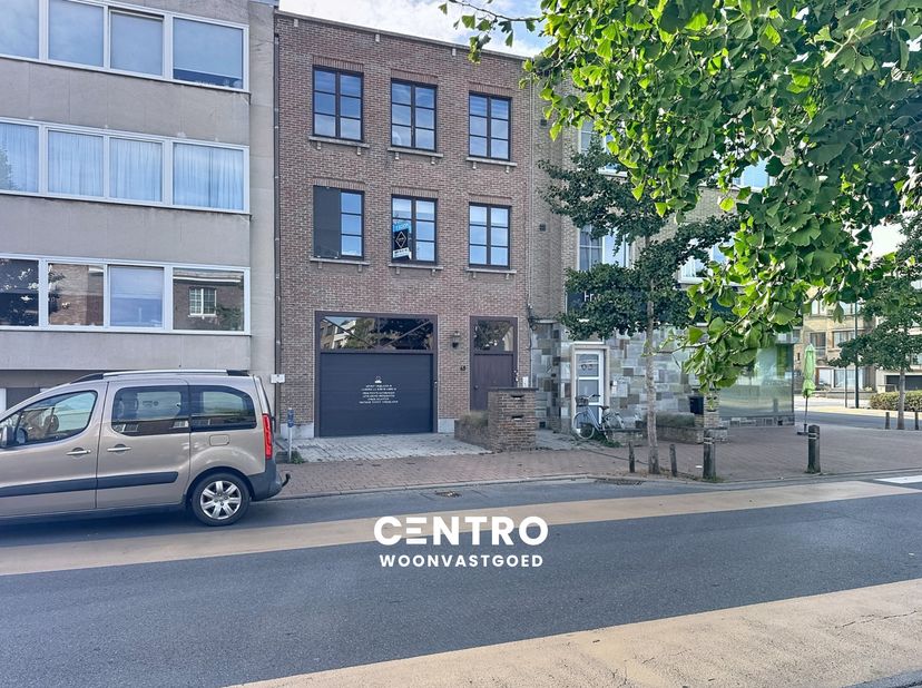 Interessant appartement, die tevens zeer geschikt is als opbrengsteigendom op wandelafstand van de Zee, het openbaar vervoer en vlakbij een parkje!<br