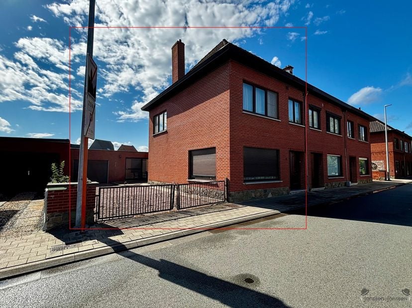 Huis te koop in Kerkhofstraat 5,
                    9220 Hamme