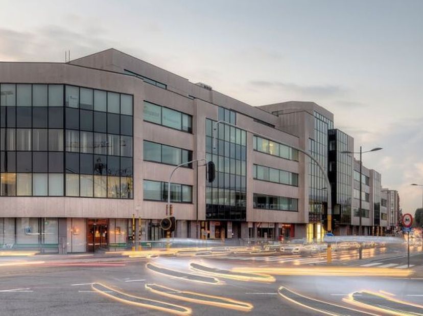 In de Franklin Building aan de Posthoflei creëer je een hedendaagse en duurzame werkplek die flexibiliteit en comfort combineert. Dit kantoorgebouw va