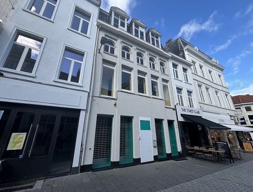                                         Handelspand te huur in Kortrijk, € 1.950
