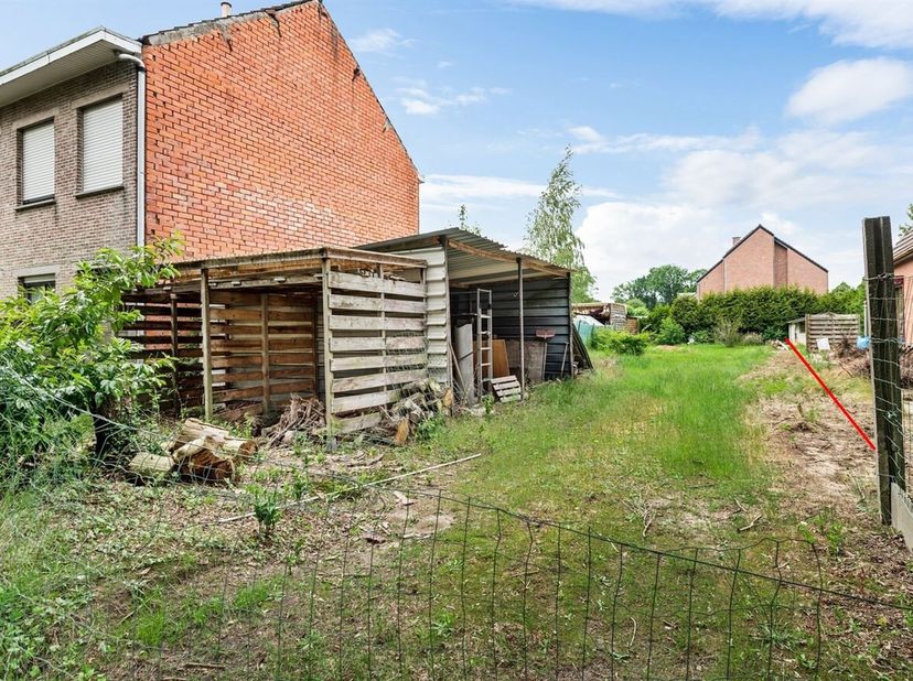 Découvrez ce magnifique terrain à bâtir d'une largeur de rue d'environ 10 mètres, situé à un emplacement stratégique le long de la Braakstraat à Brech