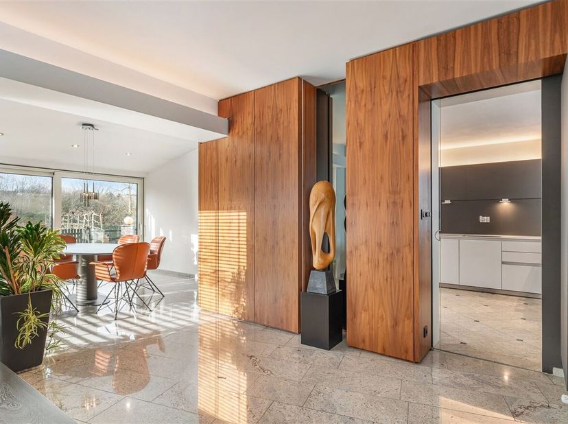 Instapklare woning op een perceel van 15a61ca!<br />
Welkom op de Rijksweg 116 in Dilsen-Stokkem!<br />
Deze woning is gunstig gelegen nabij diverse v