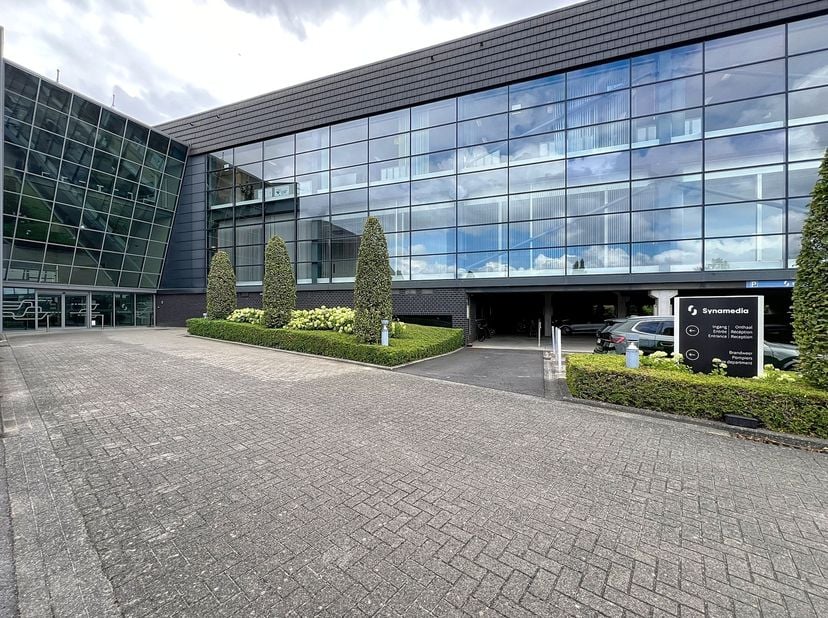 Bien professionnel à louer
                    à 8500 Kortrijk