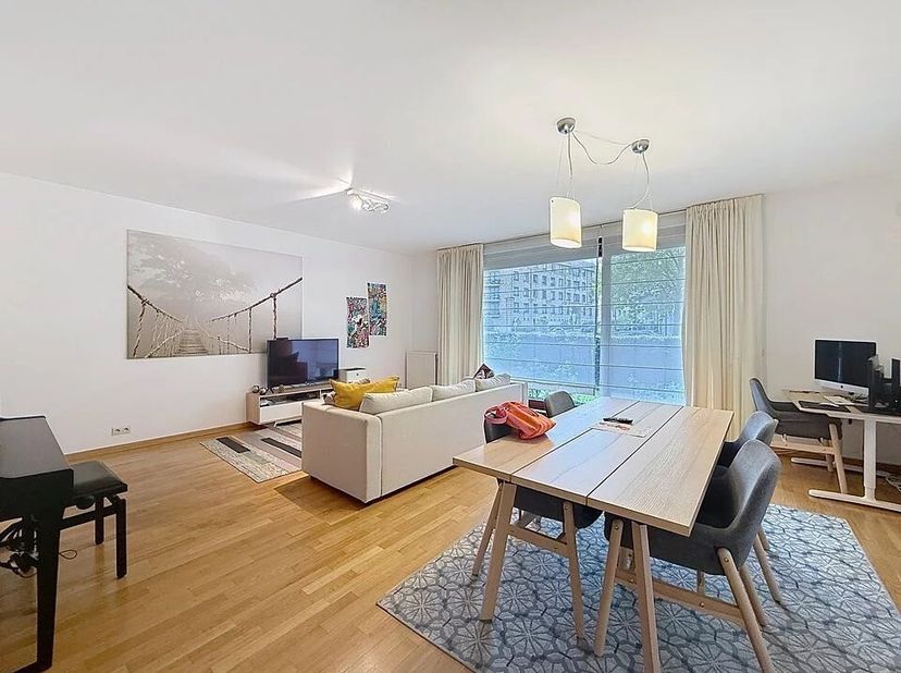 Goed gepresenteerd door Elisabeth du Chastel : 0495 79 78 58 / elisabeth.duchastel@victoire.be<br />
Victoire Junot biedt u dit prachtige appartement
